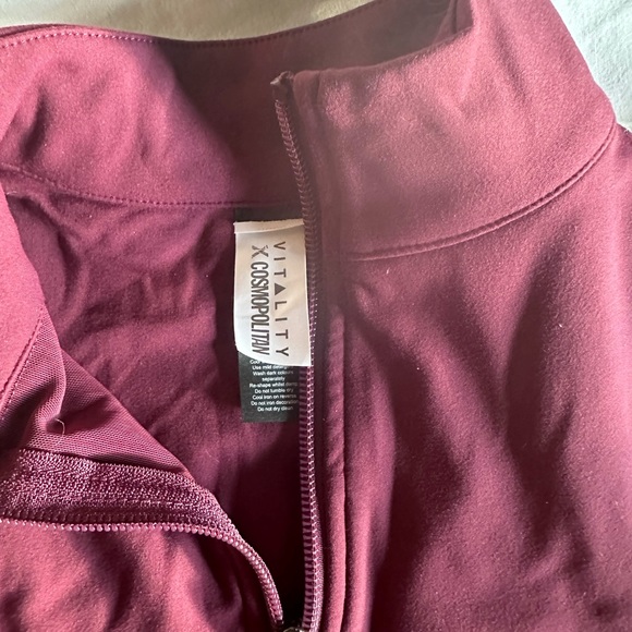 Refine bra Quarter Zip Crop NWT XS - Picture 6 of 10